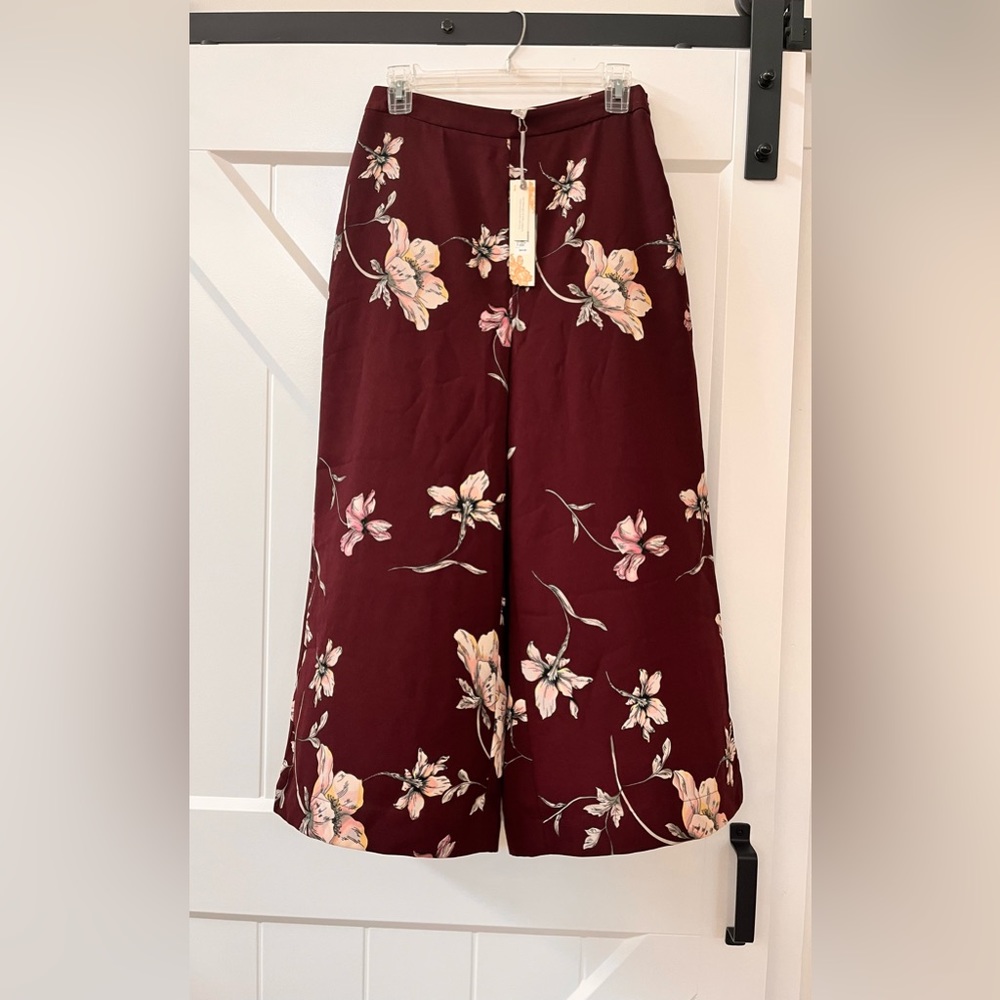 LC Lauren Conrad Runway wide leg cropped pants. Size 8. Burgundy